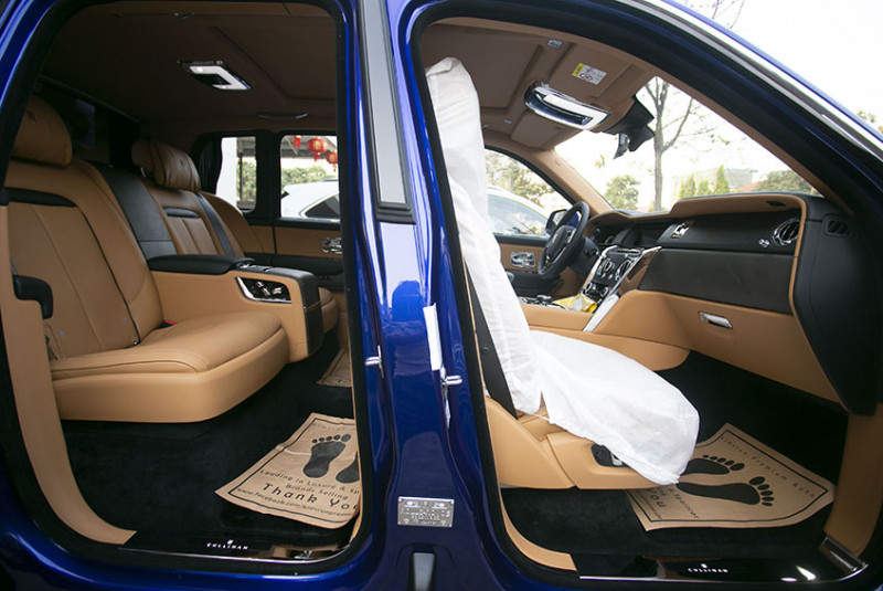 2019 Rolls-Royce Cullinan Blue
